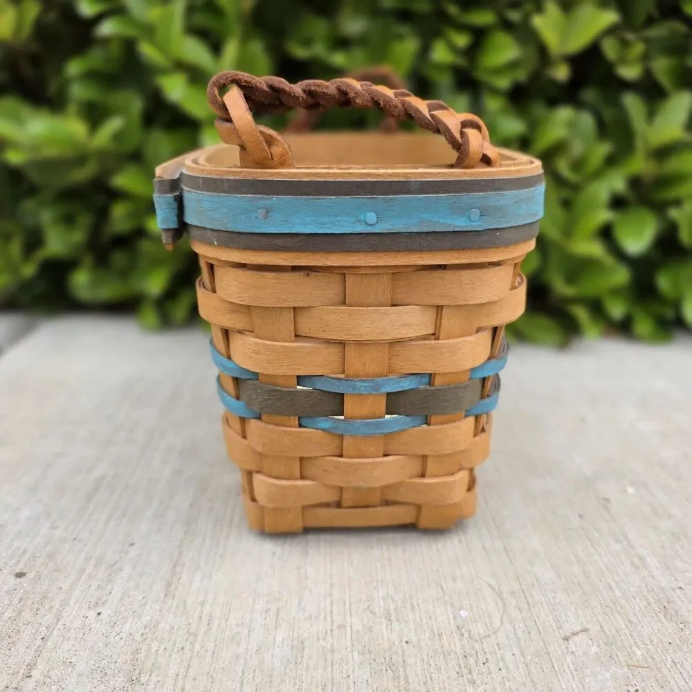 Longaberger 1997 Edition Collectors Club Renewal Basket Signed: KRW 1996